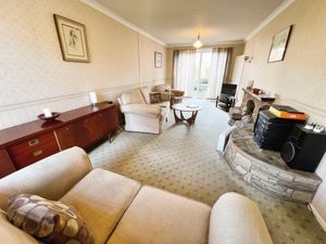 Lounge- click for photo gallery